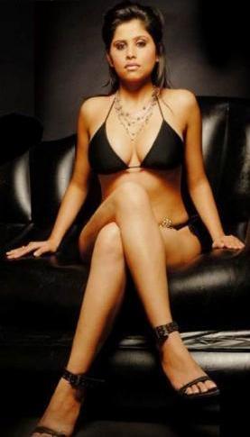 Sai-Tamhankar-sexy-wallpaper
