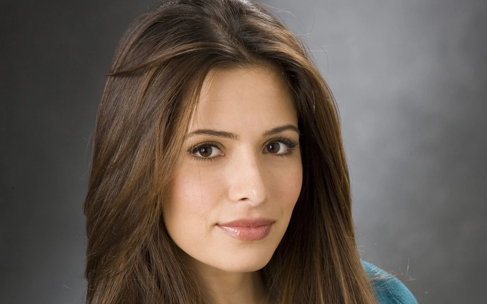 sarah shahi high quality wallpapers