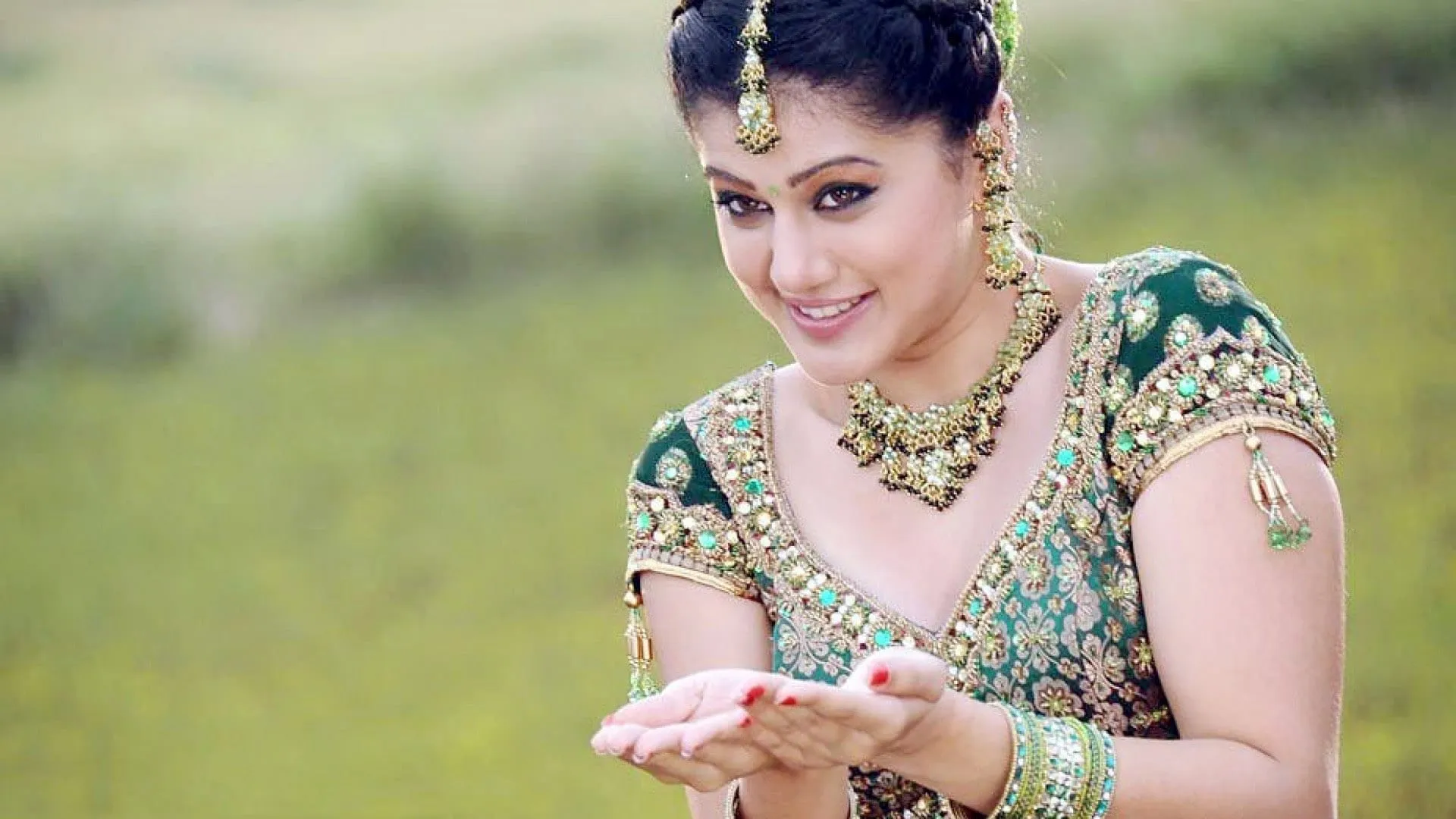 taapsee pannu full wide hd wallpapers images pics photos