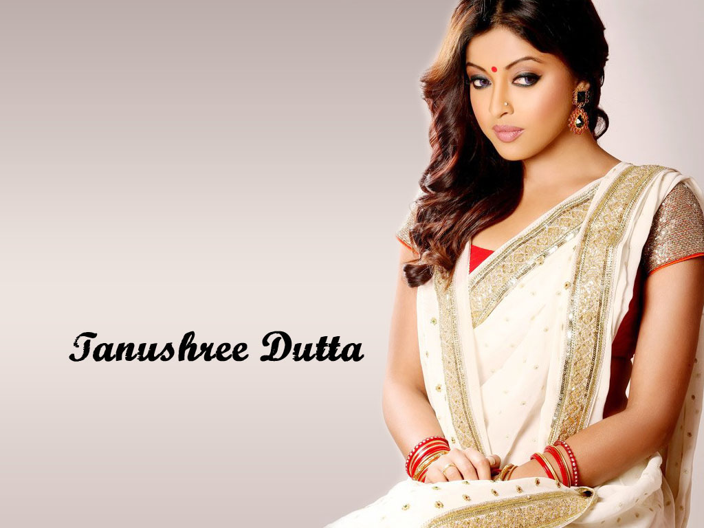 tanushree-dutta-hot-photos-in-saree