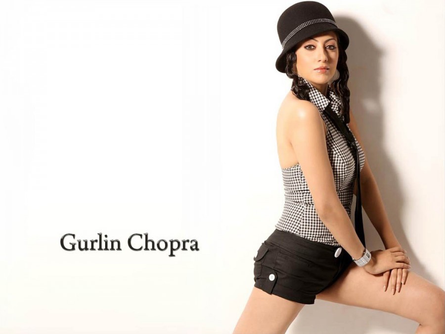 Gurlin-Chopra-wallpapers