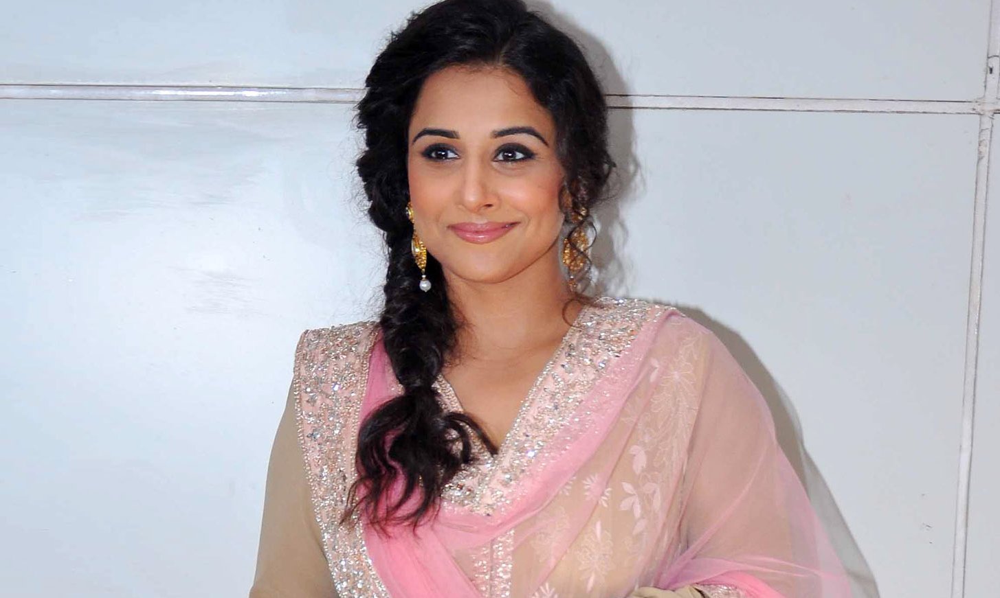vidya-balan-wallpaper