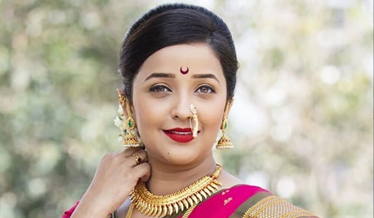 HD Marathi Actress Wallpapers in Saree