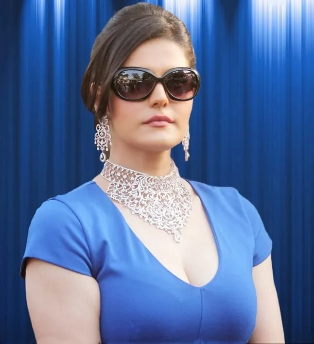 zarine khan wallpaper
